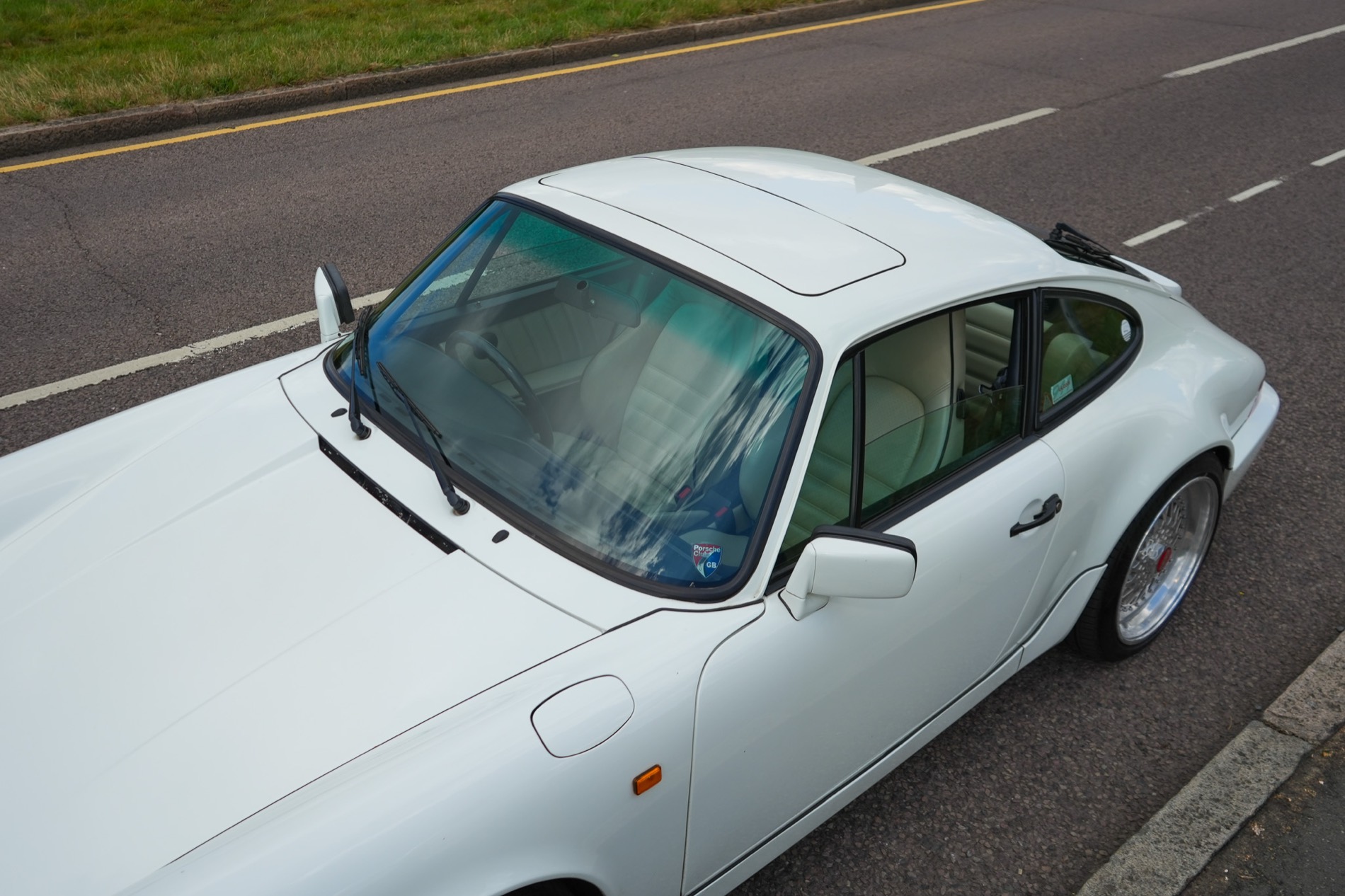 Classic Porsche 911 Carrera 4 profile