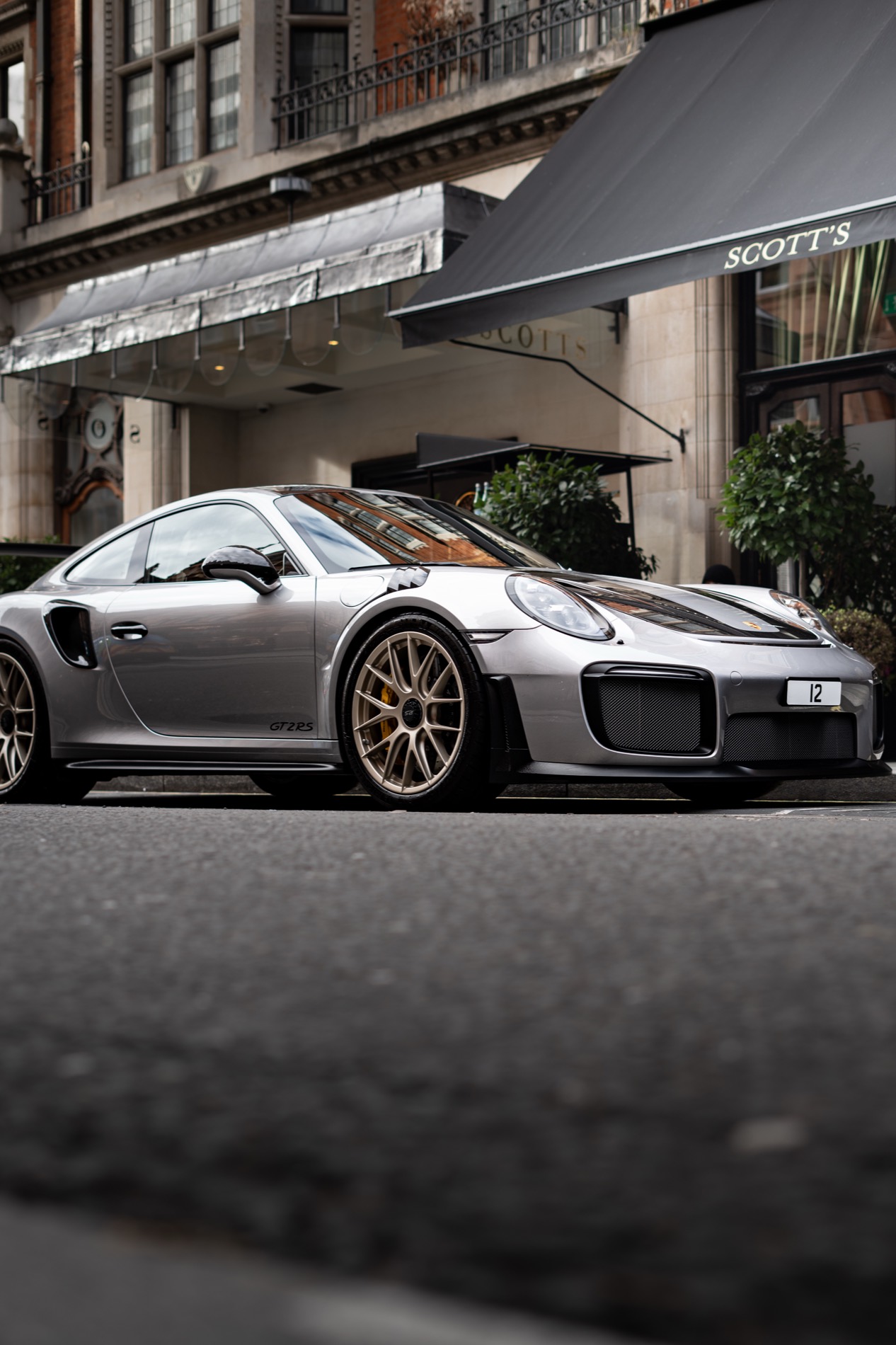 Porsche 911 GT2 RS outside Scott's restaurant